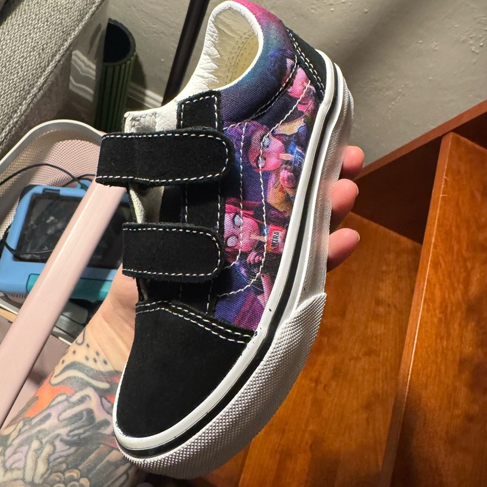 Kpop Demon Hunters x Vans Little Kids size 12